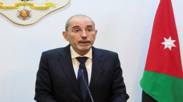 وزير الخارجية: الأردن يجدد تأكيد دعمه للصومال ووحدة أراضيها وزير الخارجية: الأردن يجدد تأكيد دعمه للصومال ووحدة أراضيها