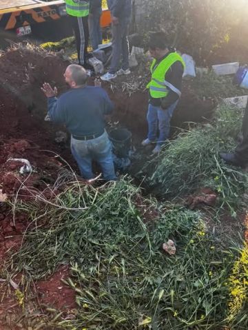 ردم بئر مخالف في الرمثا وضبط منشأة تبيع المياه بشكل غير قانوني .. صور