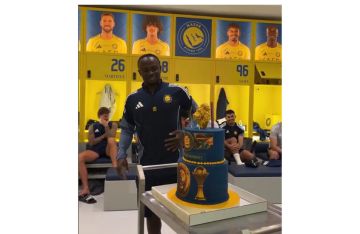 فيديو مستفز للمغرب.. بكعكة كأس إفريقيا النصر يحتفل بعيد ميلاد ماني بحضور رونالدو وزملائه فيديو مستفز للمغرب.. بكعكة كأس إفريقيا النصر يحتفل بعيد ميلاد ماني بحضور رونالدو وزملائه