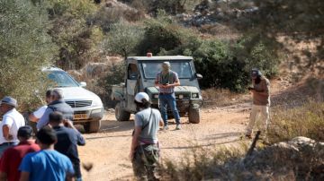إصابة فلسطيني بهجوم مستوطنين في جنوب نابلس إصابة فلسطيني بهجوم مستوطنين في جنوب نابلس