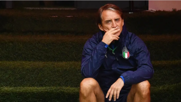 "أول من تسبب بأذى للمنتخب" ..  أسطورة إيطاليا يرفض عودة مانشيني