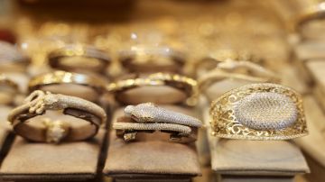 سعر الذهب عيار 21 بالسوق المحلية اليوم