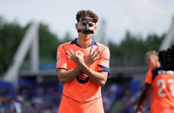 شاهد.. برشلونة يضع قدما على منصة التتويج بالليغا شاهد.. برشلونة يضع قدما على منصة التتويج بالليغا