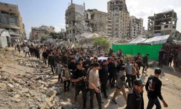 استشهاد فلسطيني وإصابة آخرين برصاص الاحتلال في خان يونس استشهاد فلسطيني وإصابة آخرين برصاص الاحتلال في خان يونس