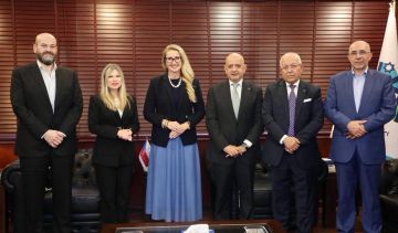 تجارة عمان تبحث مع السفيرة التشيكية تعزيز التبادل التجاري وبناء شراكات نوعية