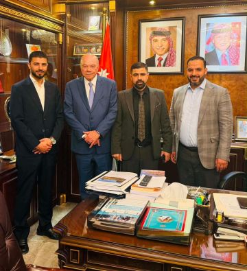 الفايز يتنازل عن القضية بحق الناشط معاذ عوض الفايز يتنازل عن القضية بحق الناشط معاذ عوض