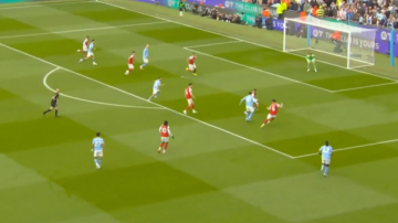 مانشستر سيتي يهزم آرسنال ويهدد صدارته قبيل نهاية سباق الدوري الإنجليزي