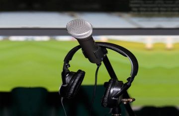 التعليق الرياضي تحت المجهر: هل تراجعت معايير الحياد في شاشتنا المحلية؟