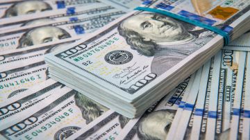 صعود الدولار بعد فشل محادثات السلام الأميركية الإيرانية صعود الدولار بعد فشل محادثات السلام الأميركية الإيرانية