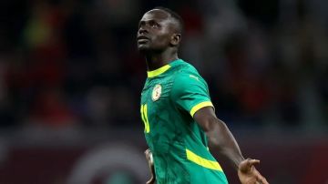 ماني ممازحاً زميله: سنفوز بثلاثية على العراق في كأس العالم