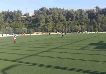 فتح أبواب مجمع عجلون الرياضي يومياً