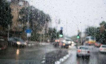 أجواء ماطرة وتحذيرات من تدني الرؤية الأفقية