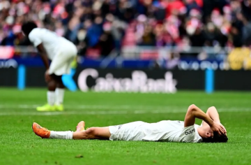 من توتنهام إلى إشبيلية.. 8 أندية كبيرة تواجه خطر الهبوط هذا الموسم