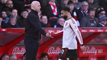 سلوت يحفز لاعبي ليفربول بـ 