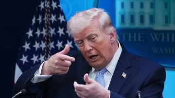 ترامب: لم أتظاهر بالجنون لردع إيران وكنت مستعدا للتدمير