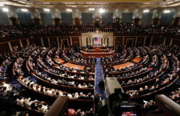 جمهوريون يعطلون مقترحا ديمقراطيا لتقييد سلطة ترامب بشأن الحرب