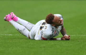 إصابة نيمار بعد يومين من ضمه لقائمة البرازيل في كأس العالم إصابة نيمار بعد يومين من ضمه لقائمة البرازيل في كأس العالم