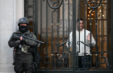 الاحتجاجات تخنق بوليفيا ورودريغو باز يصارع للبقاء الاحتجاجات تخنق بوليفيا ورودريغو باز يصارع للبقاء
