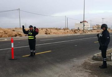 ضبط سائق حافلة حمل 18 راكبا زيادة ضبط سائق حافلة حمل 18 راكبا زيادة