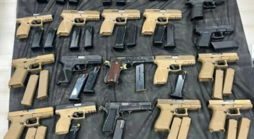 عاجل إسرائيل تزعم ضبط تهريب مسدسات من الأردن عاجل إسرائيل تزعم ضبط تهريب مسدسات من الأردن
