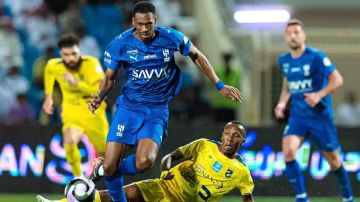 الفوز في الديربي ليس ضروريا ..  سيناريو جنوني يمنح الهلال لقب الدوري السعودي