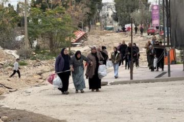 الاحتلال يجبر 40 ألف فلسطيني على النزوح من مخيمات الضفة