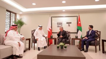 الملك يؤكد وقوف الأردن مع البحرين ودول الخليج الملك يؤكد وقوف الأردن مع البحرين ودول الخليج