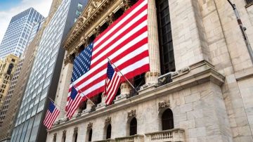 تباين مؤشرات الأسهم الأميركية