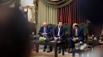 ولي العهد يلتقي وجهاء وممثلين عن عشائر العجارمة ولي العهد يلتقي وجهاء وممثلين عن عشائر العجارمة