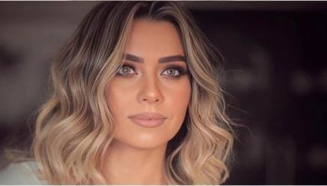 نور قدري توثق لقاءها بمحمد منير داخل منزله