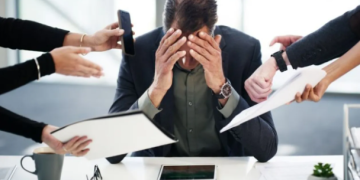 لا تستعجل الاستقالة.. هكذا تتأقلم مع مديرك الجديد لا تستعجل الاستقالة.. هكذا تتأقلم مع مديرك الجديد