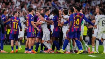 ريال مدريد يرفض إقامة ممر شرفي.. ويستهدف إفساد احتفال برشلونة