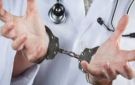 طبيب هتك الأعراض يشعل الغضب في الأردن .. جدل واسع وتساؤلات حول التستر وخلفيات المتهم