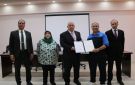 تكريم فريق الكلية لكرة القدم بعد إحراز المركز الثاني في الاستقلال - jo