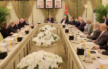 لجنة فلسطين في الأعيان تلتقي السفير الروسي لجنة فلسطين في الأعيان تلتقي السفير الروسي