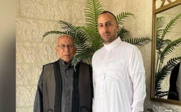 أسيد الخالدي يرثي والده بالذكرى الأولى لوفاته. أسيد الخالدي يرثي والده بالذكرى الأولى لوفاته.
