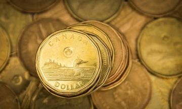 الدولار الكندي يهبط لأدنى مستوى في 14 شهرا الدولار الكندي يهبط لأدنى مستوى في 14 شهرا
