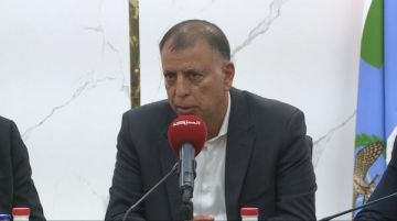 الفراية: الأردن يتخذ جميع الإجراءات لتسهيل عبور الفلسطينيين الفراية: الأردن يتخذ جميع الإجراءات لتسهيل عبور الفلسطينيين