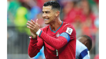 رونالدو يعِد لاعبي البرتغال بسيارات (رولز رويس) إذا توجوا بكأس العالم