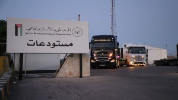 الأردن يواصل دعم لبنان بقافلة إغاثية سادسة تضم 28 شاحنة الأردن يواصل دعم لبنان بقافلة إغاثية سادسة تضم 28 شاحنة