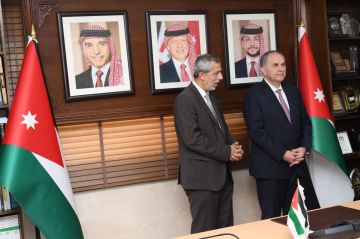 (47) محاميا يؤدون اليمين القانونية أمام وزير العدل (47) محاميا يؤدون اليمين القانونية أمام وزير العدل