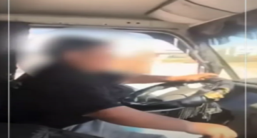 ضبط حدث يقود مركبة في عمان ضبط حدث يقود مركبة في عمان