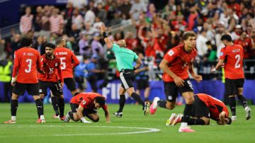 إيران تودّع المونديال ..  ومصر تحقق تأهلاً تاريخياً للدور الثاني