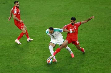 النشامى يخسر أمام الجزائر 1-2 في كأس العالم النشامى يخسر أمام الجزائر 1-2 في كأس العالم