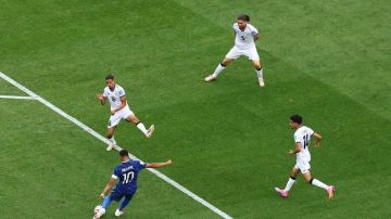 أمطار طوفانية وتوقف تاريخي ..  فرنسا تعبر العراق بثلاثية في مونديال 2026