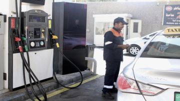 الحكومة تقرر تثبيت أسعار المحروقات الحكومة تقرر تثبيت أسعار المحروقات