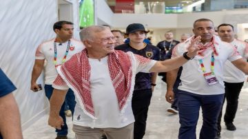 الملك للنشامى: أسستم لنجاحات مقبلة .. ويصف الجماهير الأردنية بالوفية