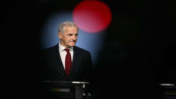 قبل مواجهة العراق ..  رئيس وزراء النرويج يدعو إلى اللعب بروح الفريق