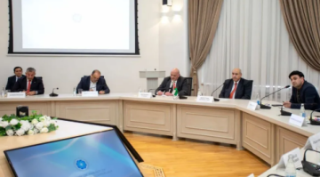 رئيس مجلس النواب يلتقي وزير الطاقة الأذري في باكو رئيس مجلس النواب يلتقي وزير الطاقة الأذري في باكو
