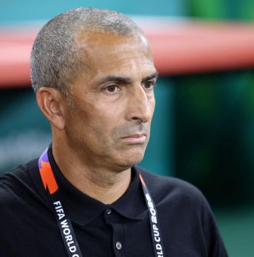 تقارير: إقالة مدرب منتخب تونس بعد الخسارة أمام السويد
